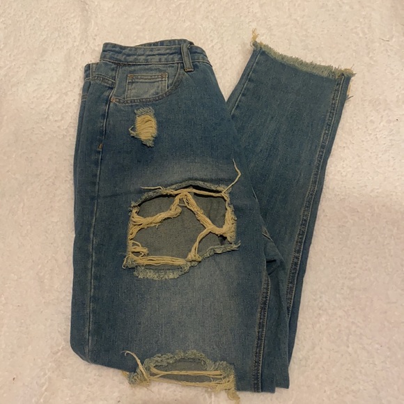 Missguided Extreme Ripped Riot Mom Jeans NWOT - Picture 2 of 9